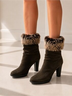 Aquatalia brown heeled boots Brown suede leather rabbit fur top almond toe size8
